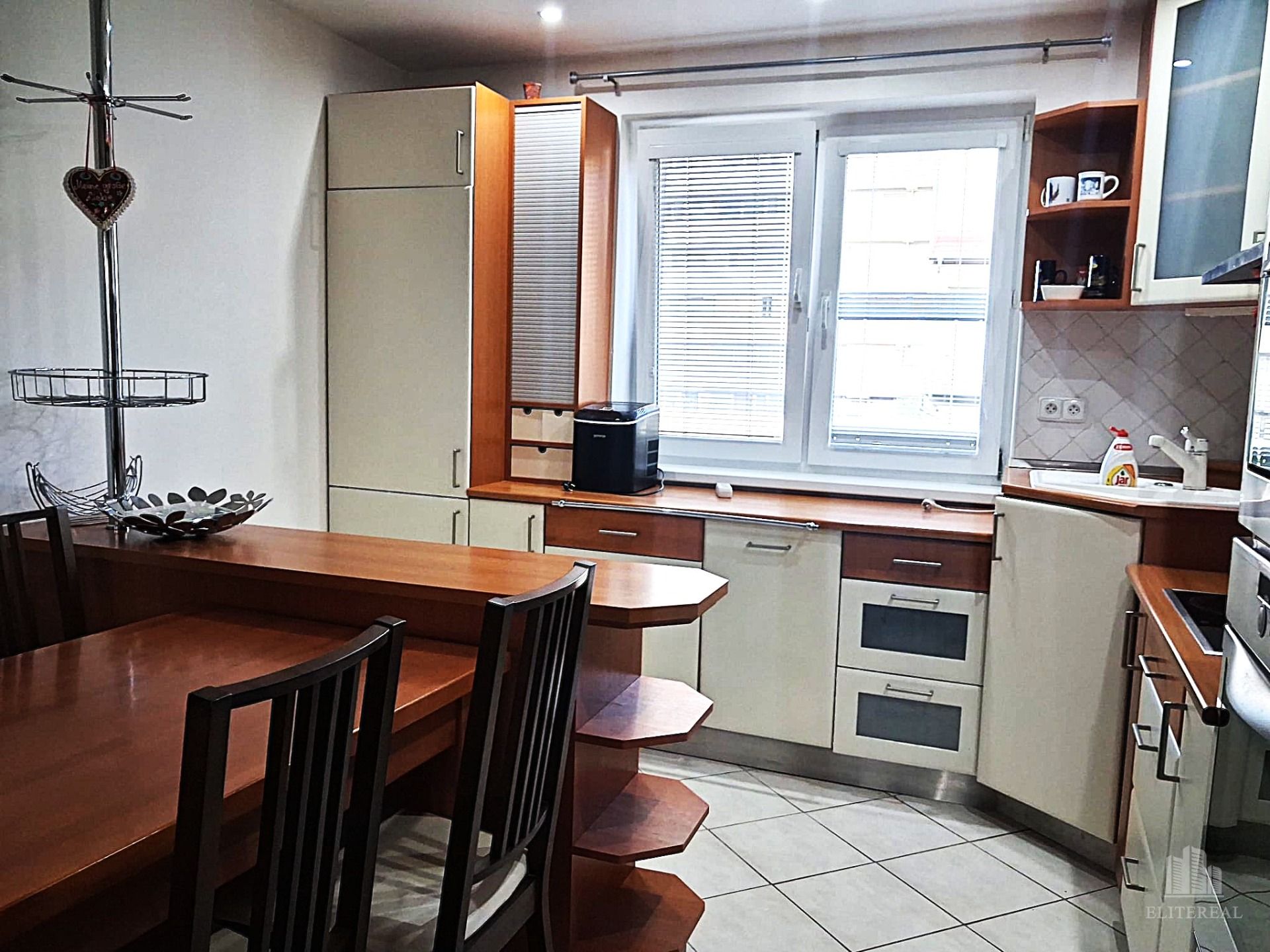 Rent Three bedroom apartment, Three bedroom apartment, Kvetná, Bratisl